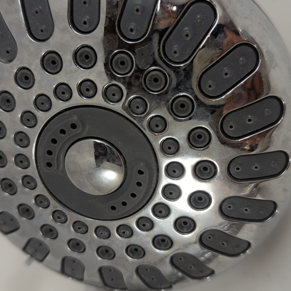 New: Waterpik shower head and flexible cord - Picture 3 of 5